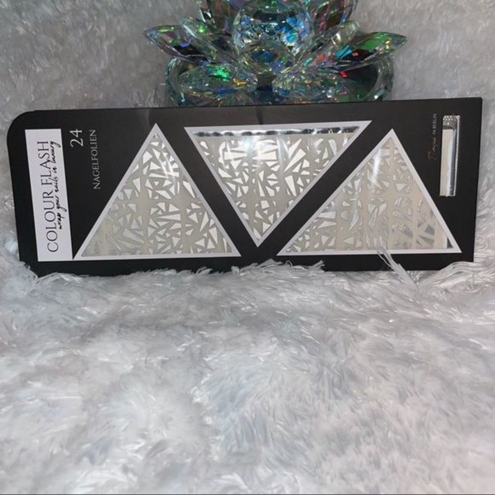 Colour Flash, Shattered, featuring metallic shards/transparent shiny base. - Picture 3 of 10